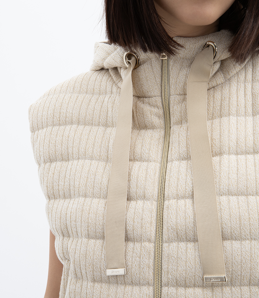 VEST IN SHINY RIBBED KNIT