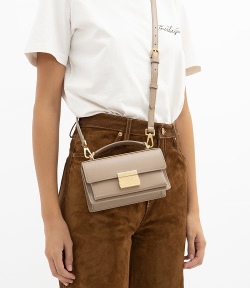 SMALL VENEZIA BAG IN BEIGE BOARDED LEATHER WITH GOLD DETAILS