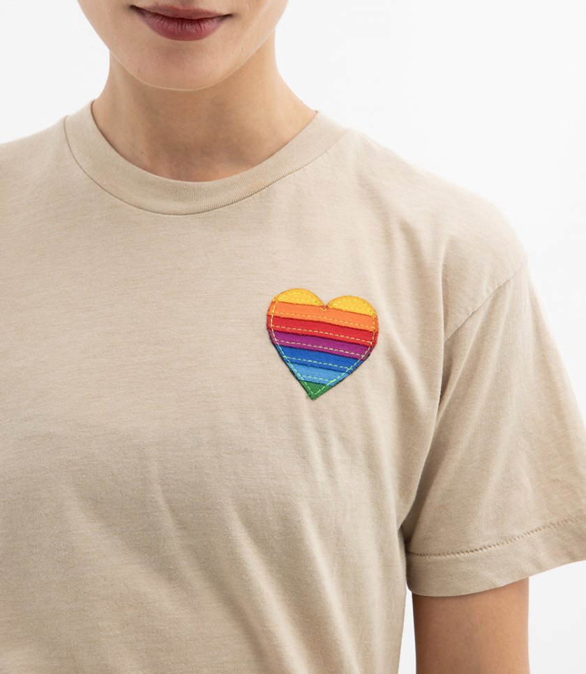 RAINBOW HEART STITCH BOYFRIEND TEE